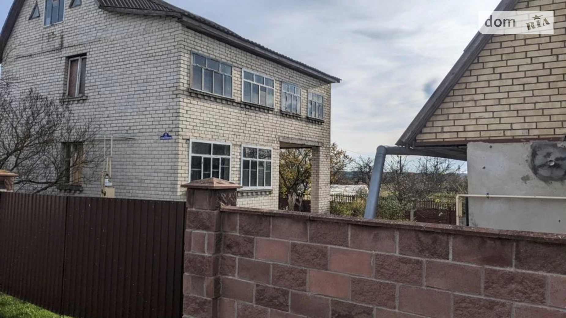 Продается дом на 2 этажа 137 кв. м с гаражом, цена: 24999 $ - фото 2