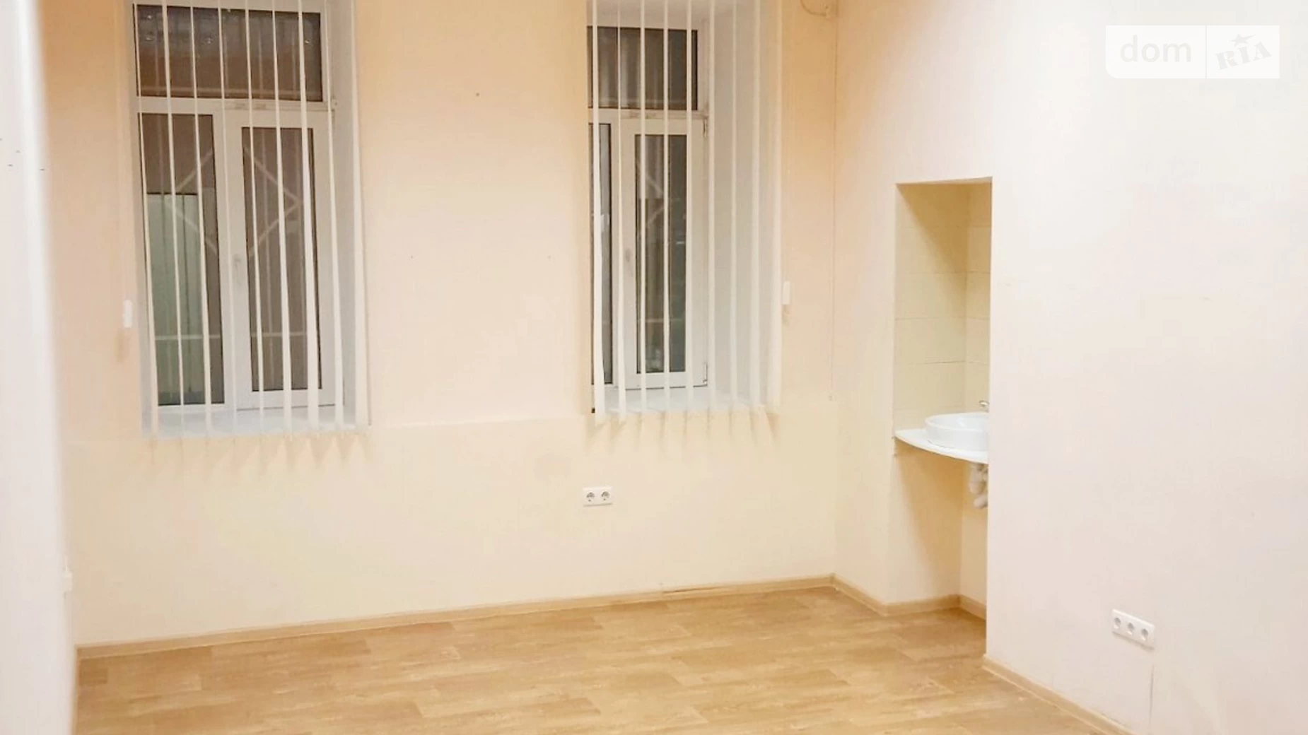 Сдается в аренду офис 28 кв. м в бизнес-центре, цена: 21010 грн - фото 2