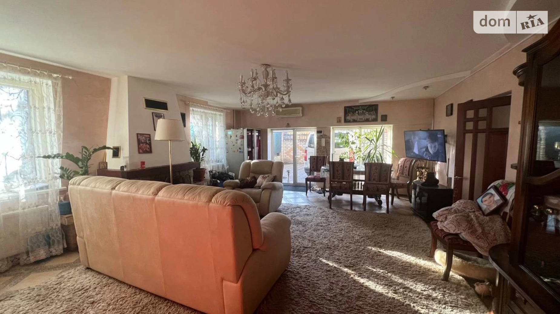 Продается дом на 3 этажа 390.6 кв. м с террасой, цена: 350000 $ - фото 2