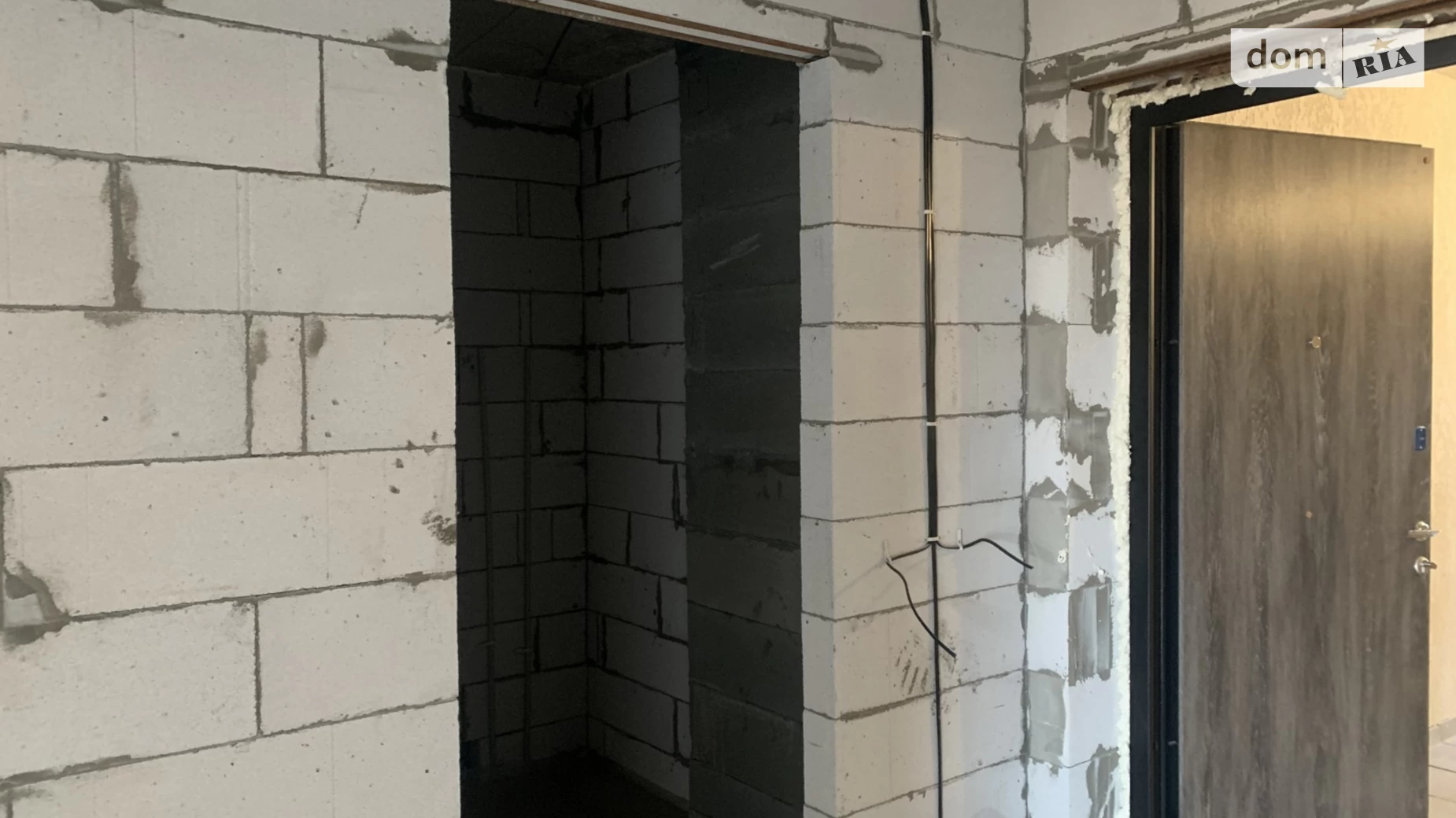 Продается 1-комнатная квартира 50.2 кв. м в, цена: 39900 $ - фото 2
