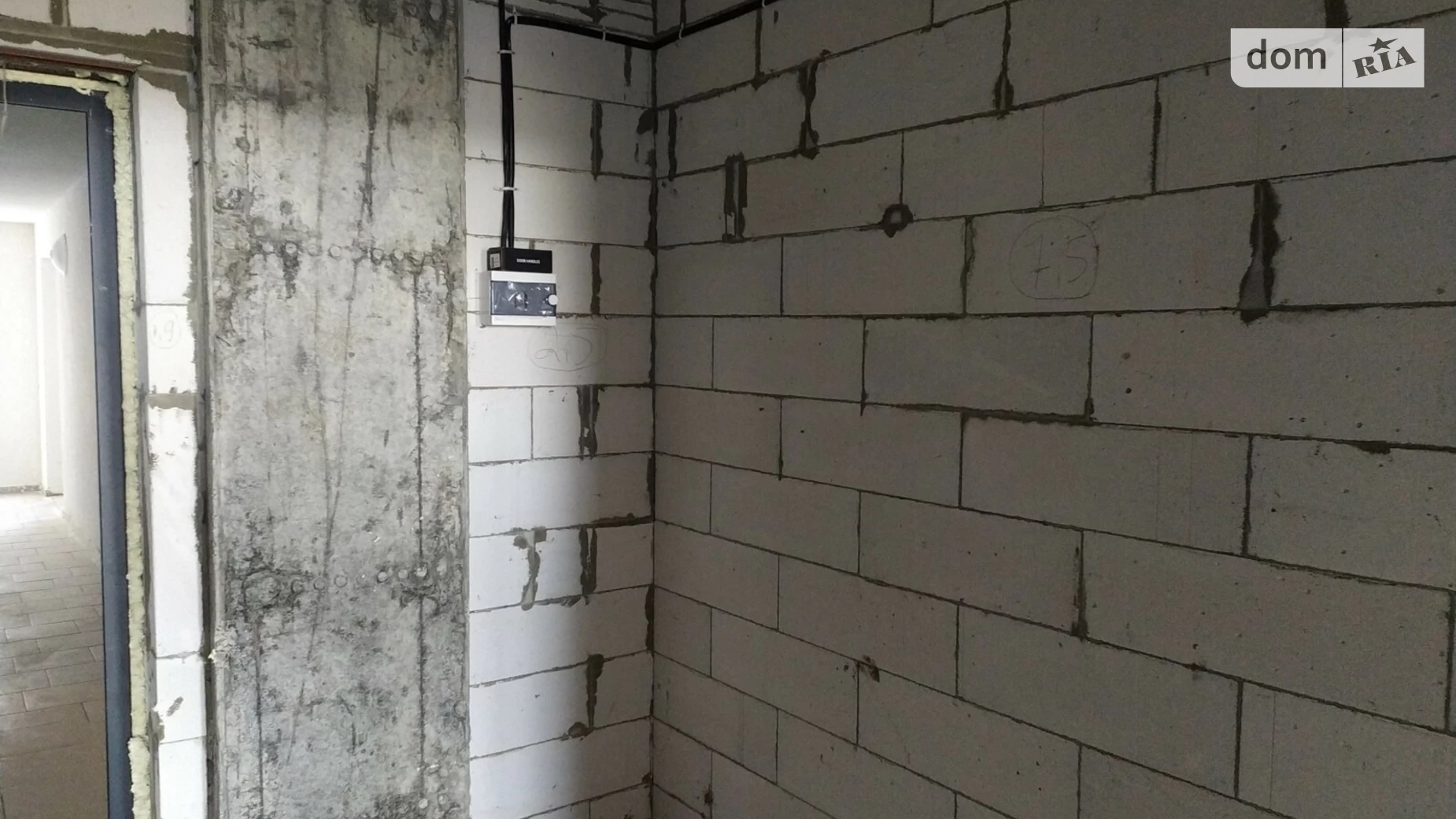 Продается 1-комнатная квартира 50.2 кв. м в, цена: 39900 $ - фото 4