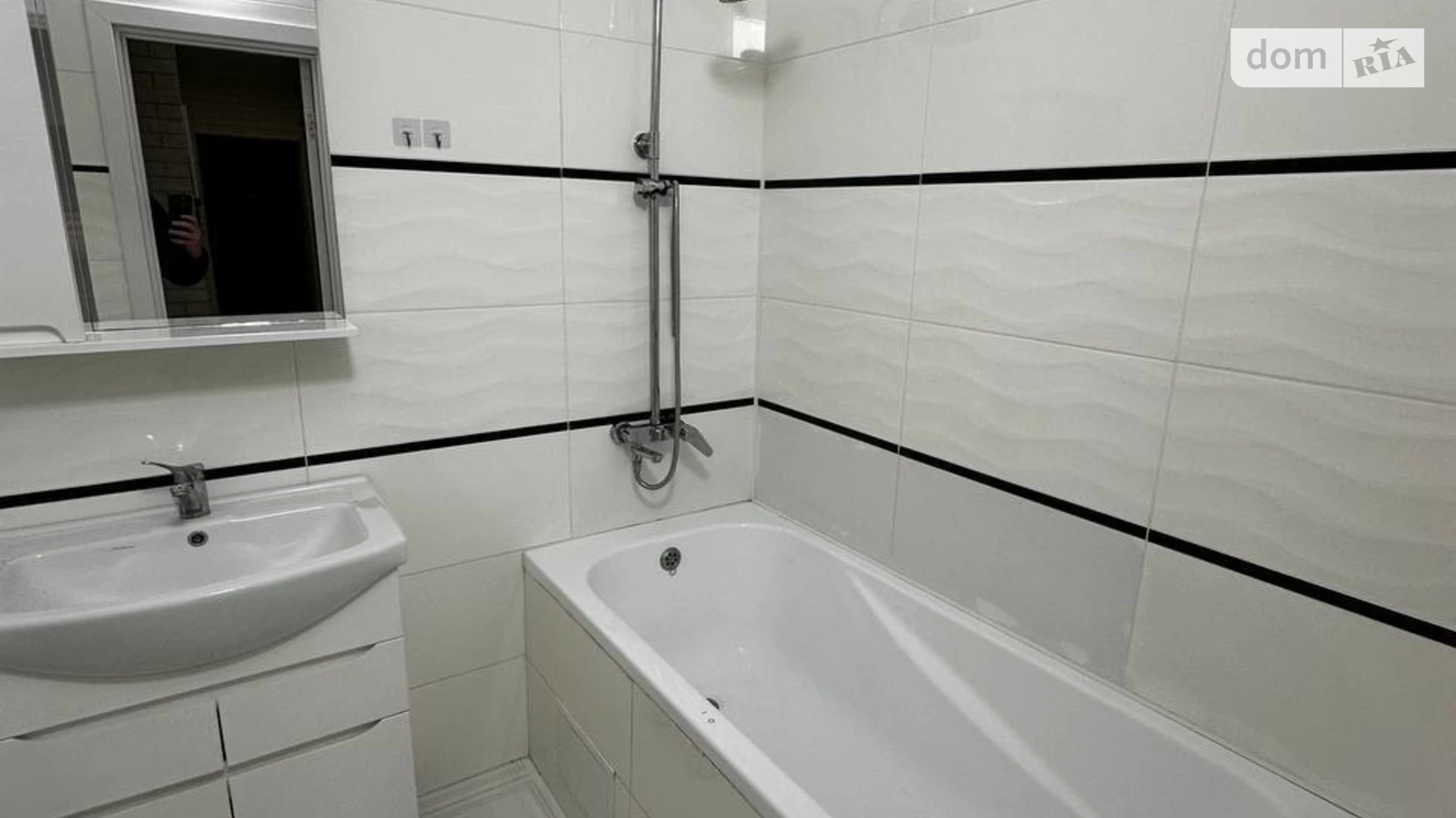 Продается 1-комнатная квартира 53 кв. м в Хмельницком, ул. Озерная, 6/3 - фото 2