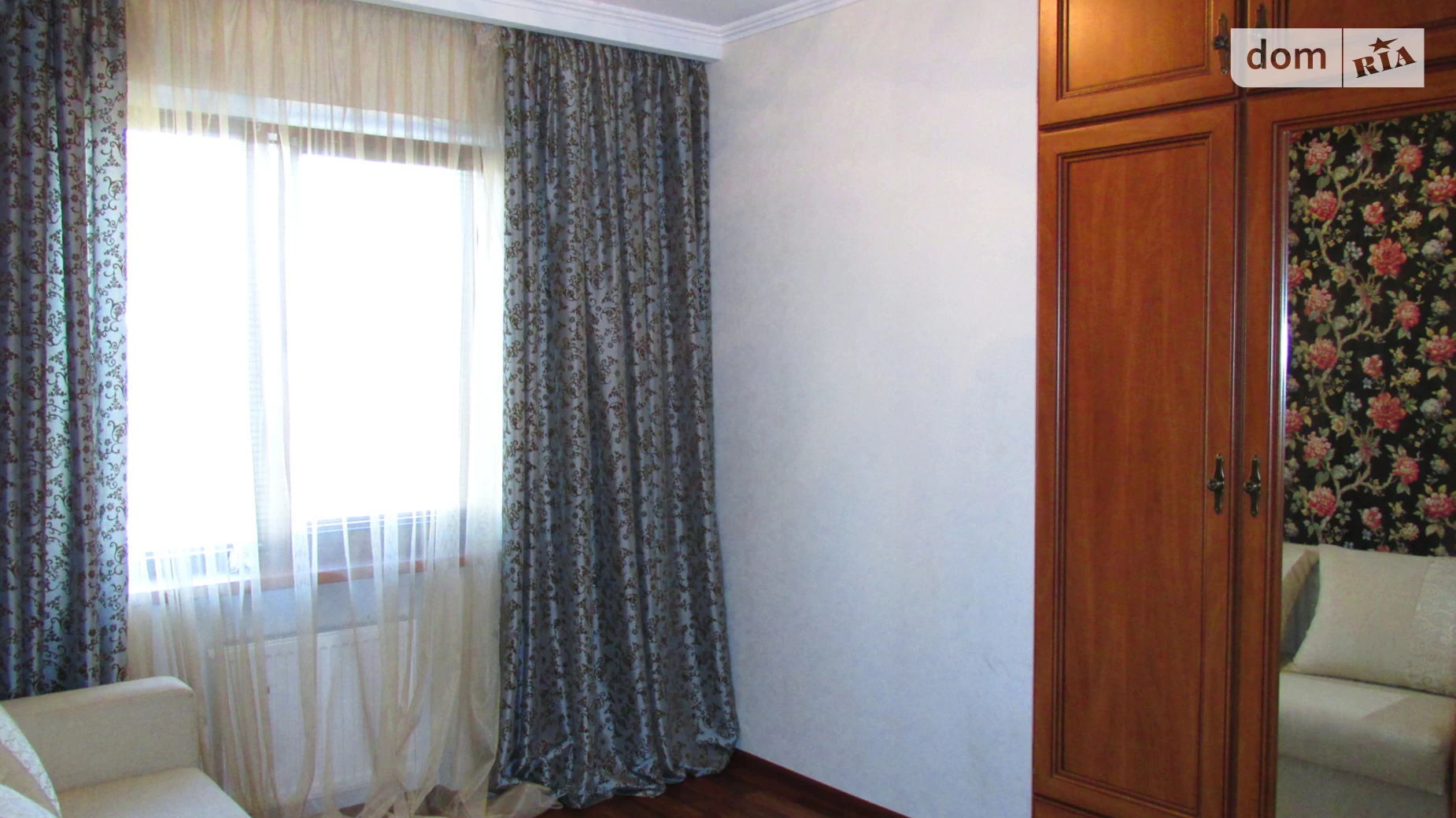Продается 3-комнатная квартира 70 кв. м в Днепре, ул. Чеботарева, 28А - фото 2