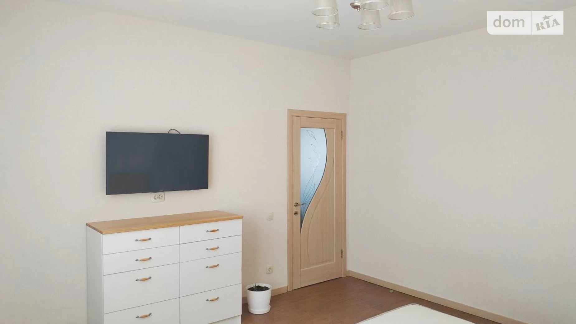 Продается дом на 2 этажа 170 кв. м с беседкой, цена: 140000 € - фото 4