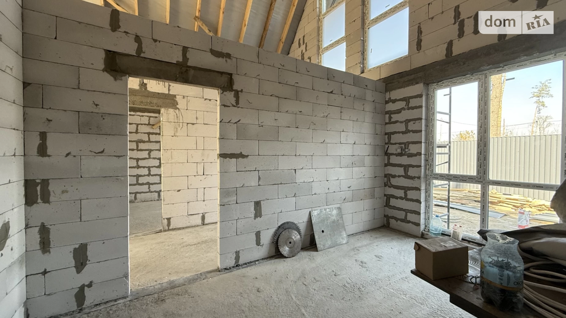 Продается дом на 2 этажа 130 кв. м с участком, цена: 75000 $ - фото 2