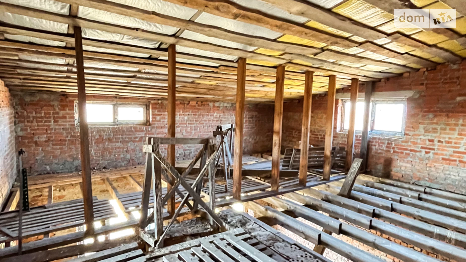 Продается дом на 2 этажа 250 кв. м с бассейном, цена: 64000 $ - фото 3