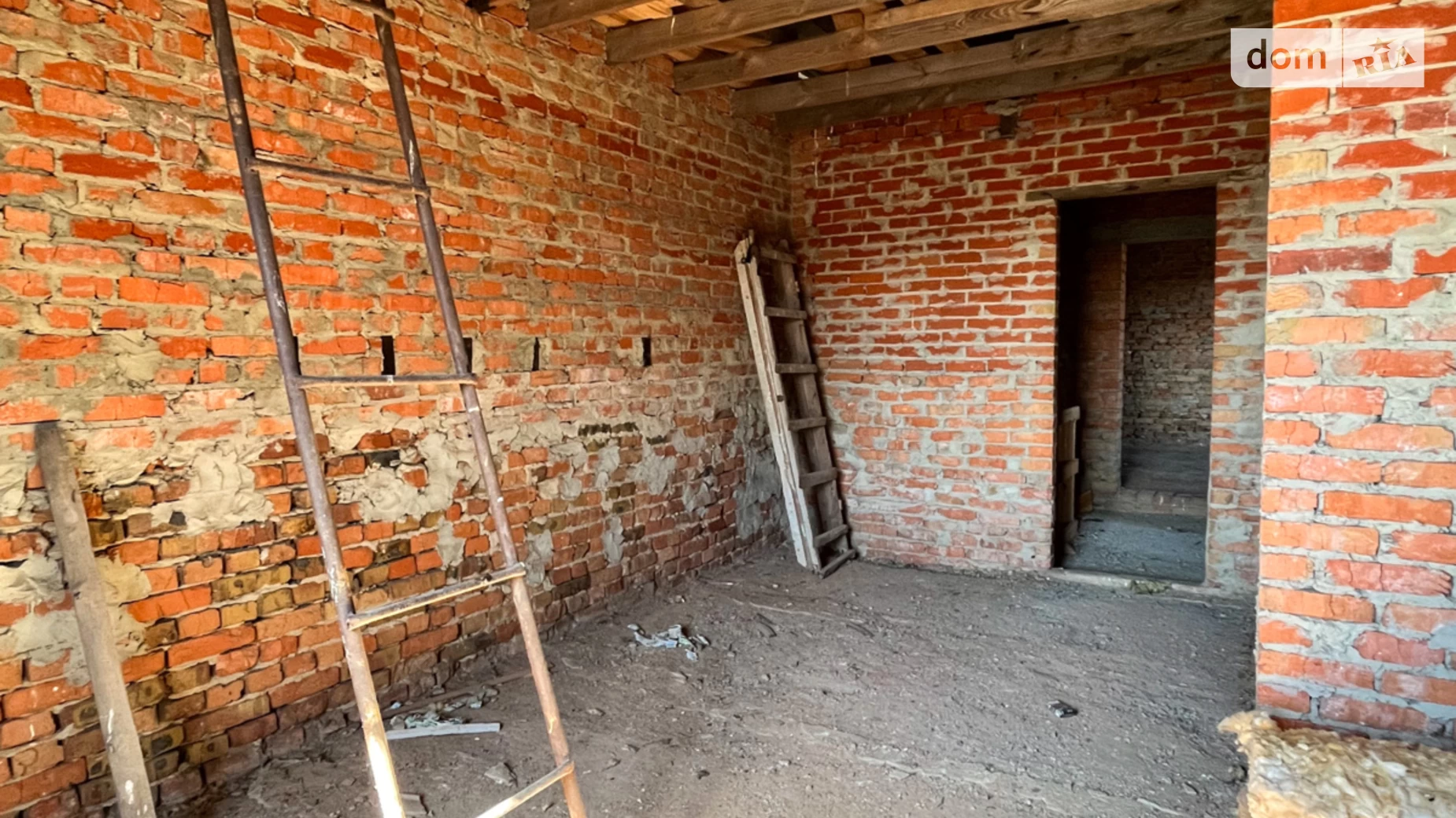 Продается дом на 2 этажа 250 кв. м с бассейном, цена: 64000 $ - фото 5