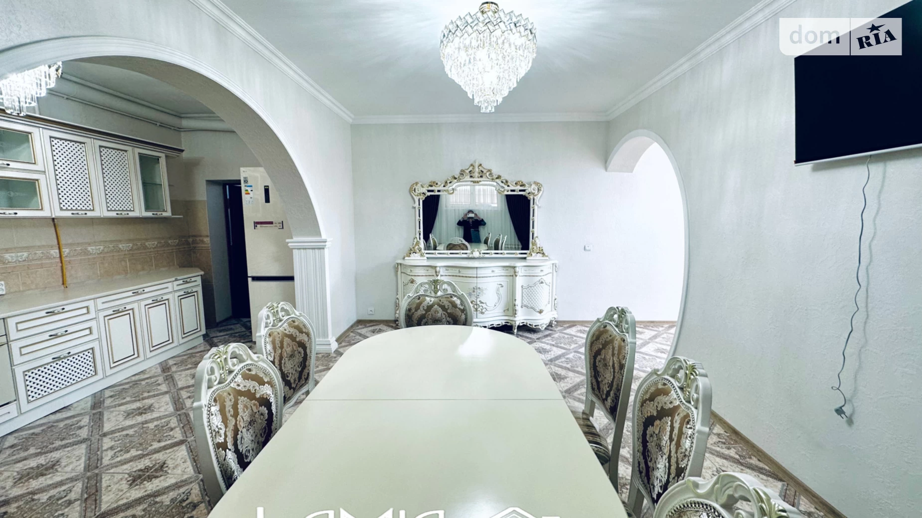Сдается в аренду дом на 3 этажа 240 кв. м с беседкой, цена: 1500 $ - фото 3