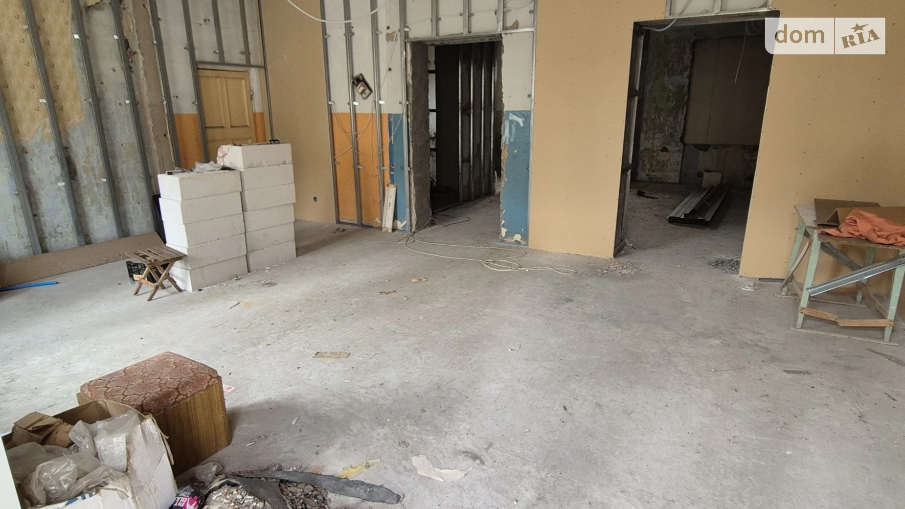 Продається 3-кімнатна квартира 75 кв. м у Світловодську - фото 2