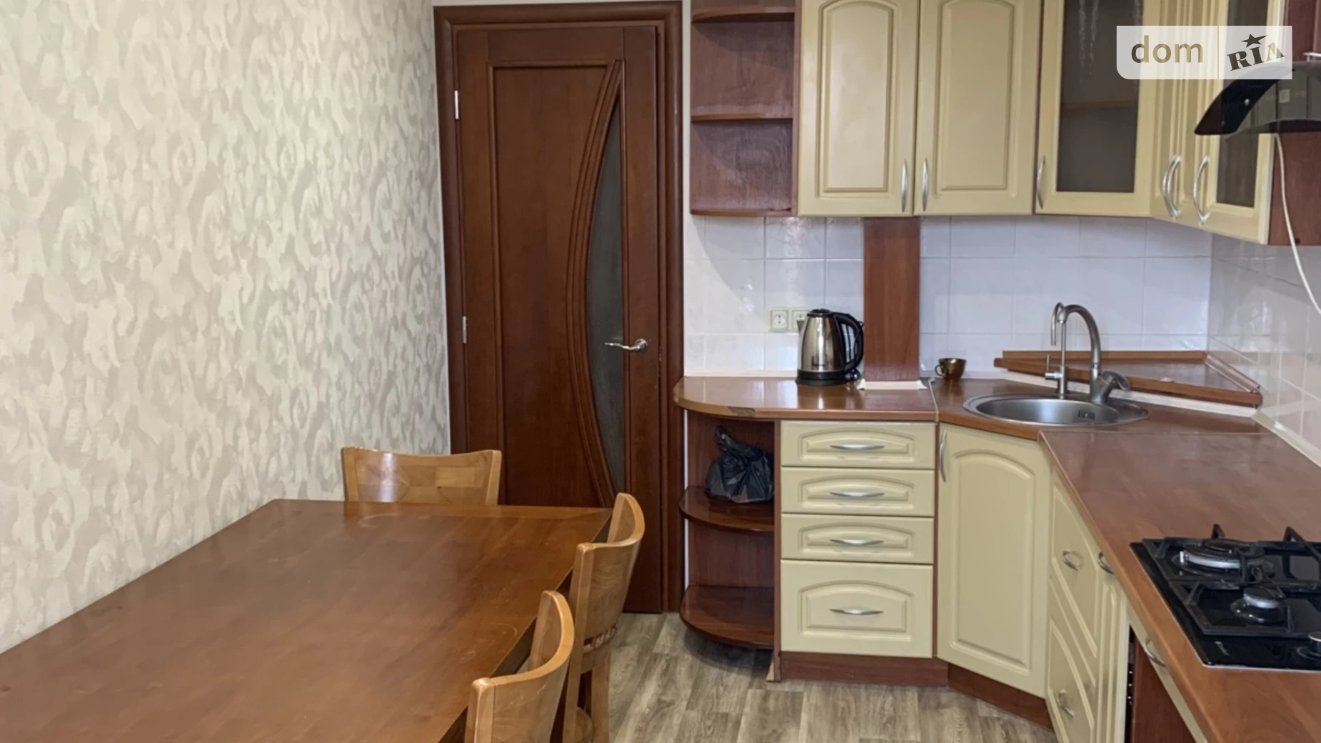 Продается 4-комнатная квартира 80 кв. м в Черноморске, ул. Виталия Шума - фото 2