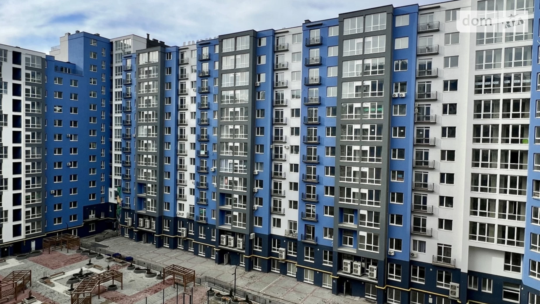 Продается 1-комнатная квартира 41 кв. м в Ивано-Франковске, ул. Княгинин, 44 корпус 19 - фото 2