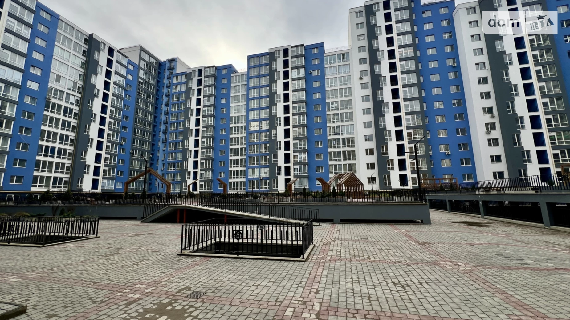 Продается 1-комнатная квартира 41 кв. м в Ивано-Франковске, ул. Княгинин, 44 корпус 19 - фото 3