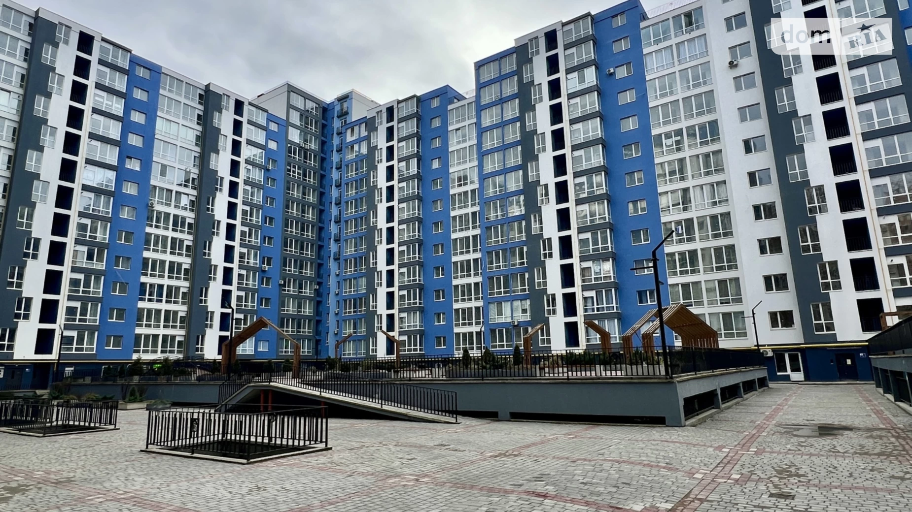 Продается 1-комнатная квартира 41 кв. м в Ивано-Франковске, ул. Княгинин, 44 корпус 19 - фото 4