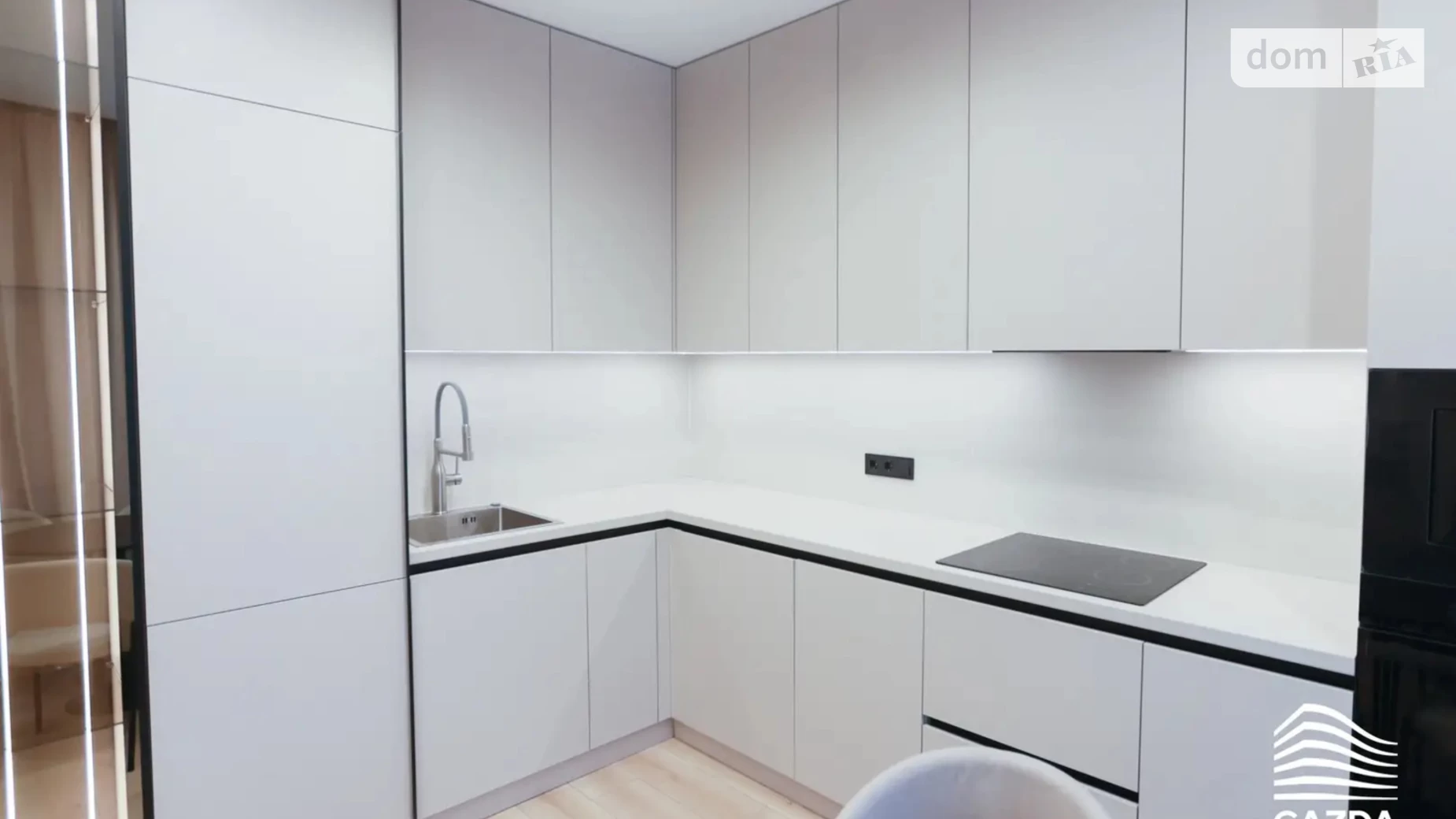 Продается 1-комнатная квартира 40.1 кв. м в Ужгороде, цена: 100250 $ - фото 2