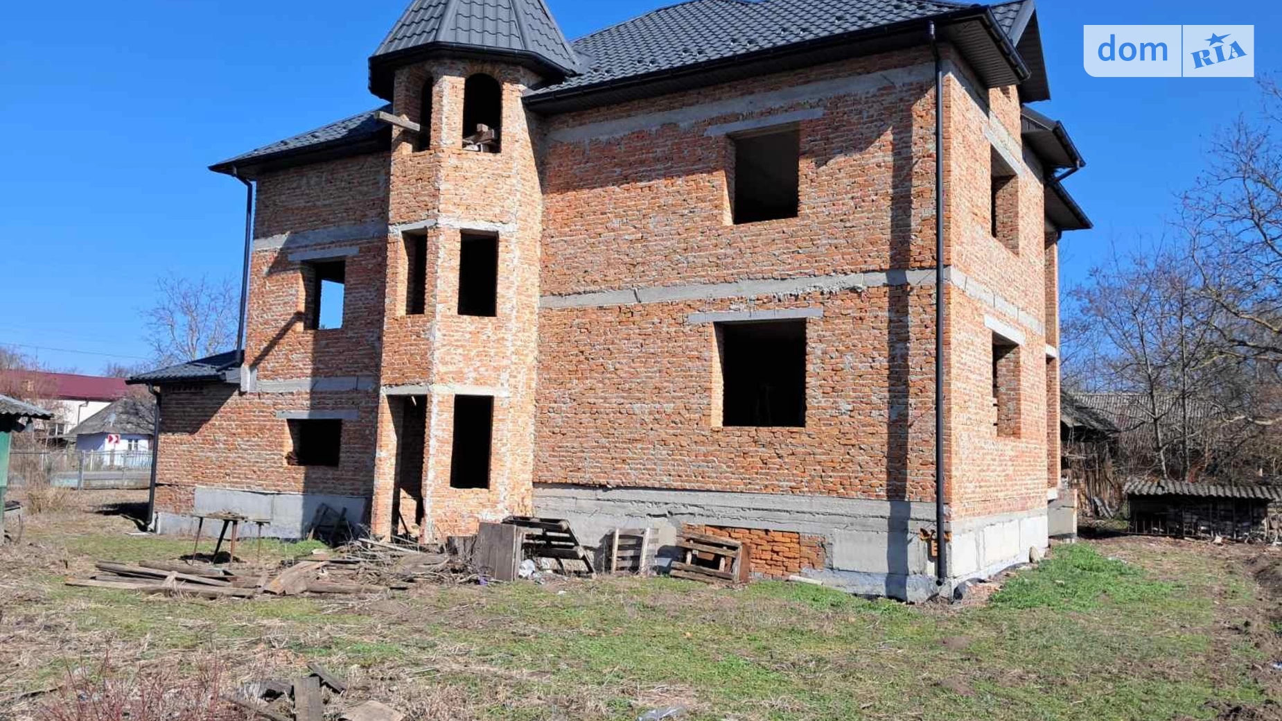 Продается дом на 2 этажа 240 кв. м с гаражом, цена: 30000 $ - фото 2