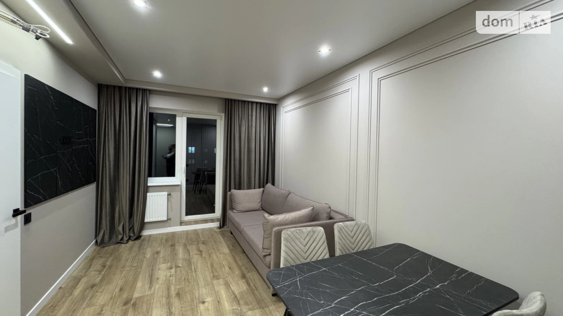 Продается 2-комнатная квартира 43 кв. м в Одессе, ул. Жемчужная, 10 - фото 2