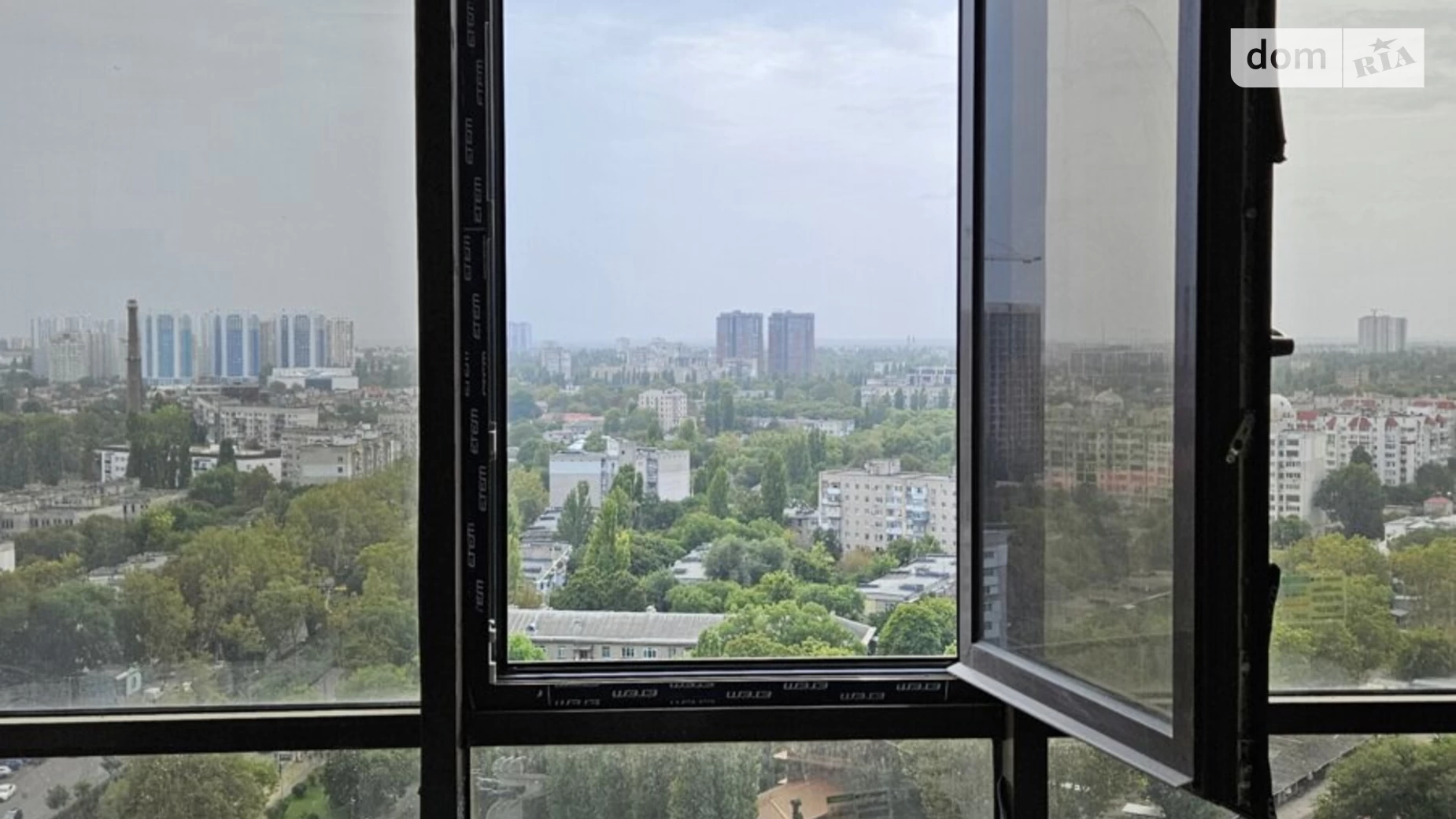 Продается 1-комнатная квартира 36.5 кв. м в Одессе, Фонтанская дор. - фото 2