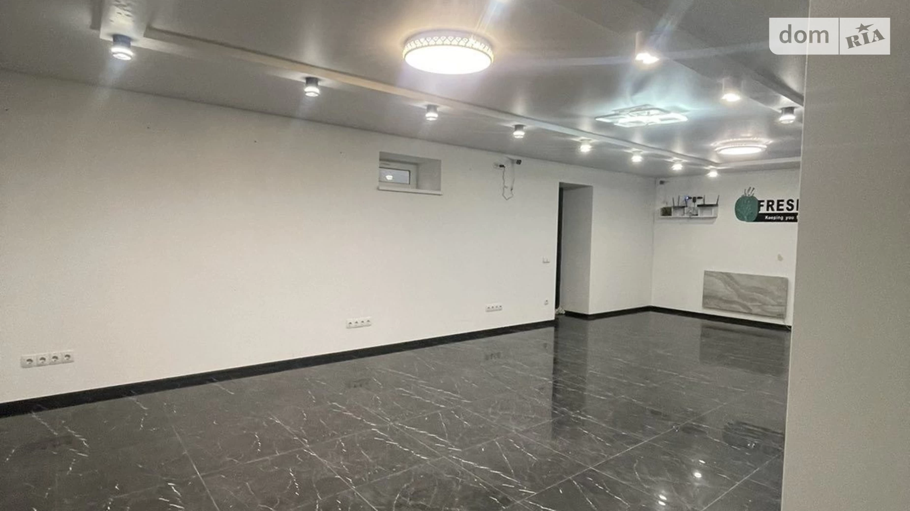 Продається об'єкт сфери послуг 76 кв. м в 9-поверховій будівлі, цена: 42000 $ - фото 2