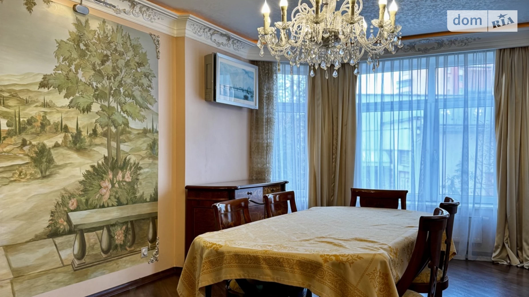 Продается 4-комнатная квартира 121.1 кв. м в Ровно, ул. Черновола Вячеслава, 44 - фото 2