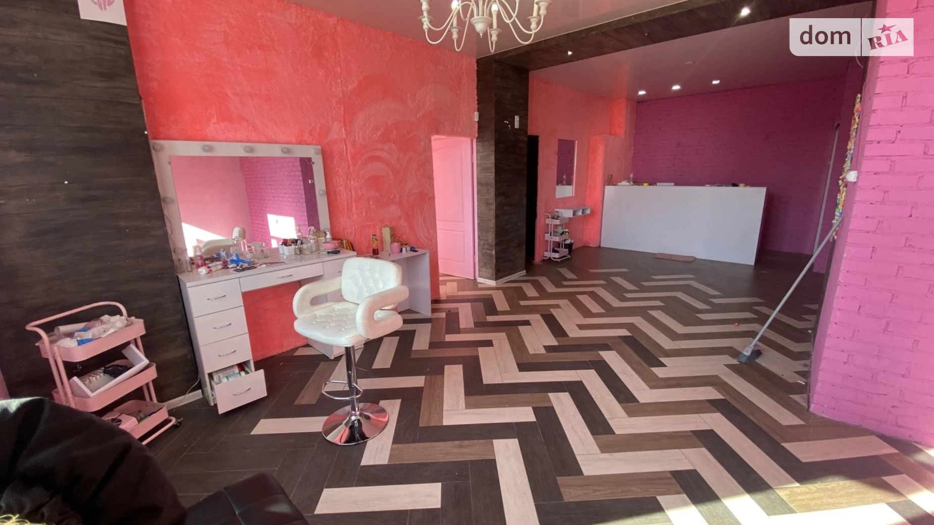 Продается офис 84 кв. м в бизнес-центре, цена: 70000 $ - фото 2