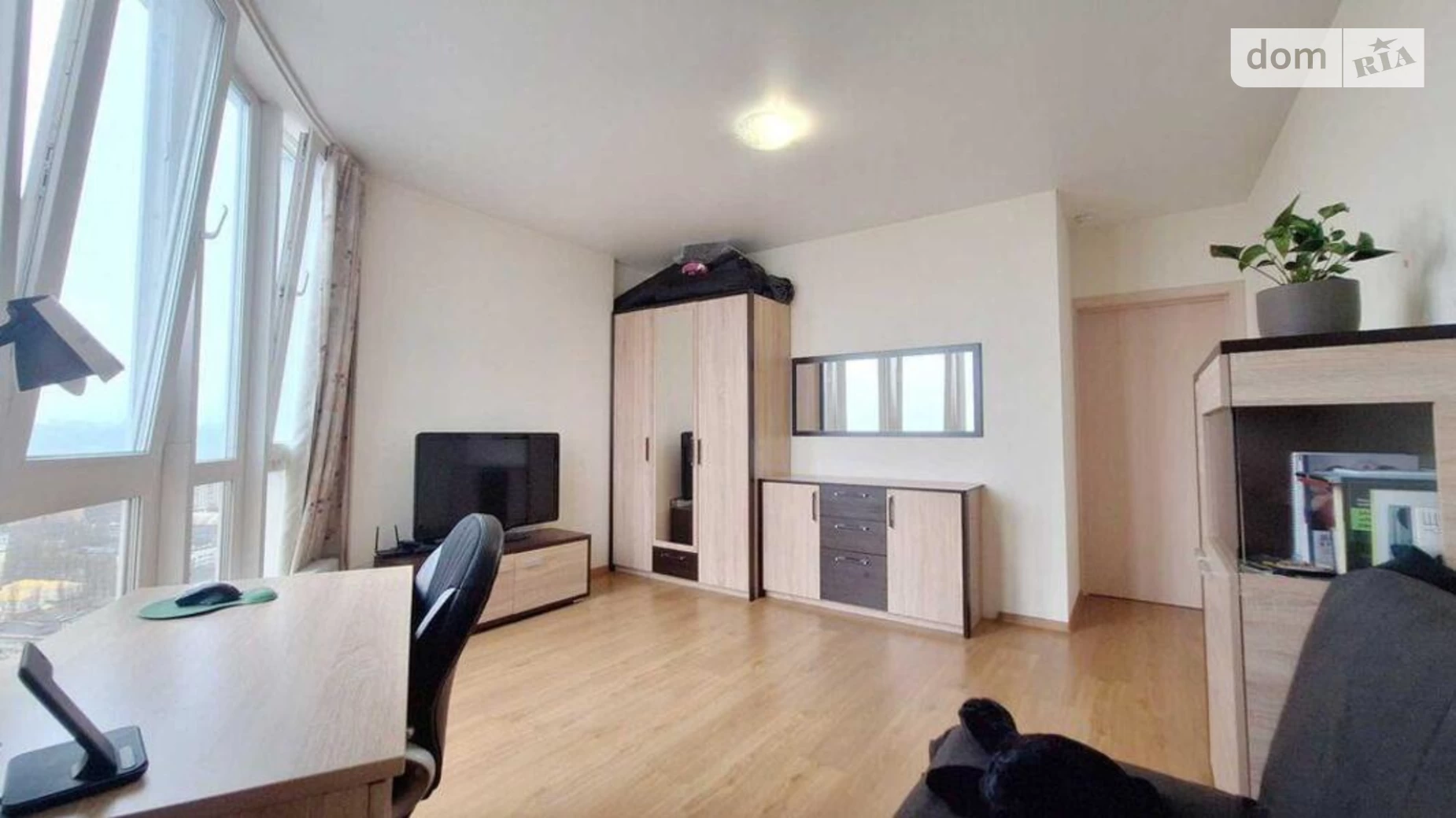 Продается 1-комнатная квартира 70.4 кв. м в Киеве, просп. Соборности, 30 - фото 2