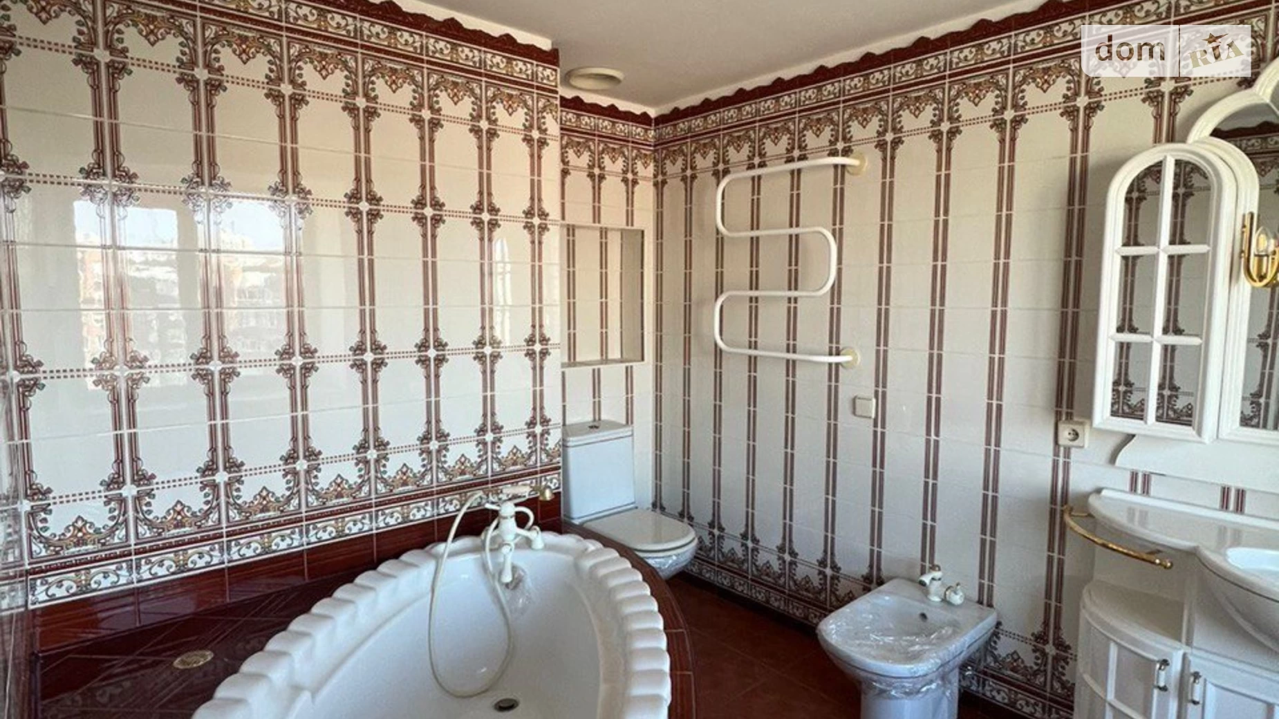 Продается 4-комнатная квартира 142 кв. м в Киеве, ул. Драгоманова, 17 - фото 2