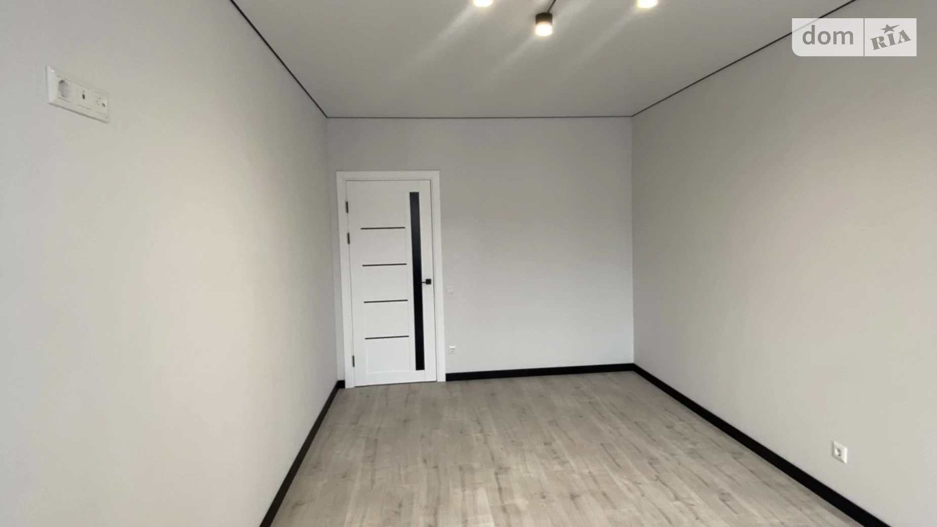 Продается 2-комнатная квартира 64 кв. м в Ивано-Франковске, ул. Высочана Семена, 32 - фото 4
