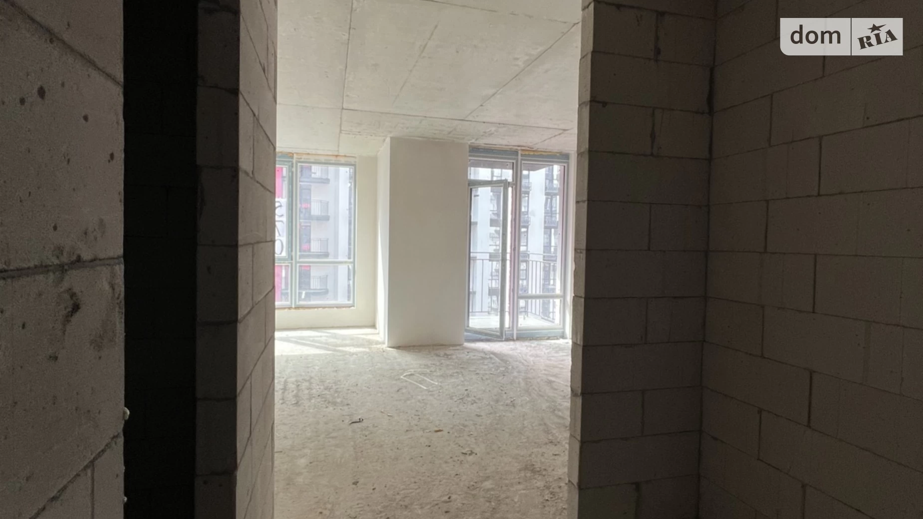 Продается 1-комнатная квартира 45 кв. м в Ивано-Франковске, ул. Левицкого Романа, 10 - фото 2