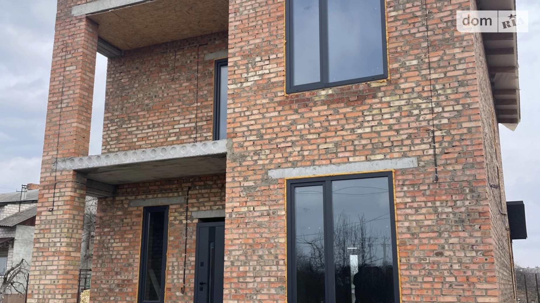 Продается дом на 2 этажа 140 кв. м с подвалом, цена: 105000 $ - фото 2