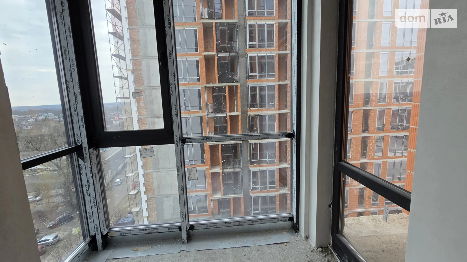 Продается 1-комнатная квартира 43 кв. м в Ивано-Франковске, ул. Ленкавского, 34/2 - фото 3
