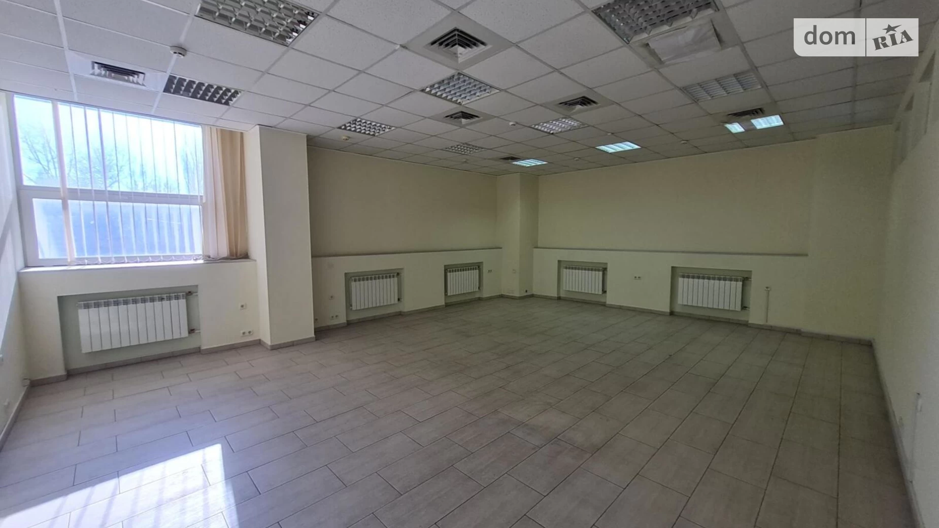 Сдается в аренду офис 761.7 кв. м в бизнес-центре, цена: 213276 грн - фото 2