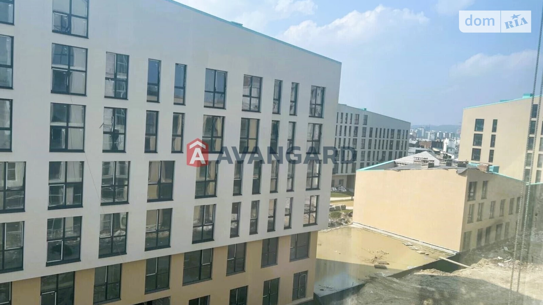 Продається 1-кімнатна квартира 42 кв. м у Львові, вул. Хмельницького Богдана - фото 2