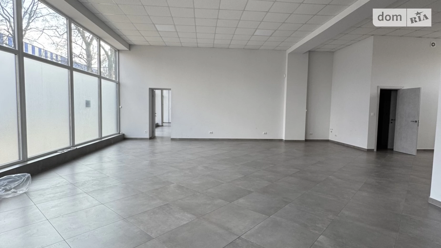 Сдается в аренду офис 238 кв. м в бизнес-центре, цена: 2380 $ - фото 3