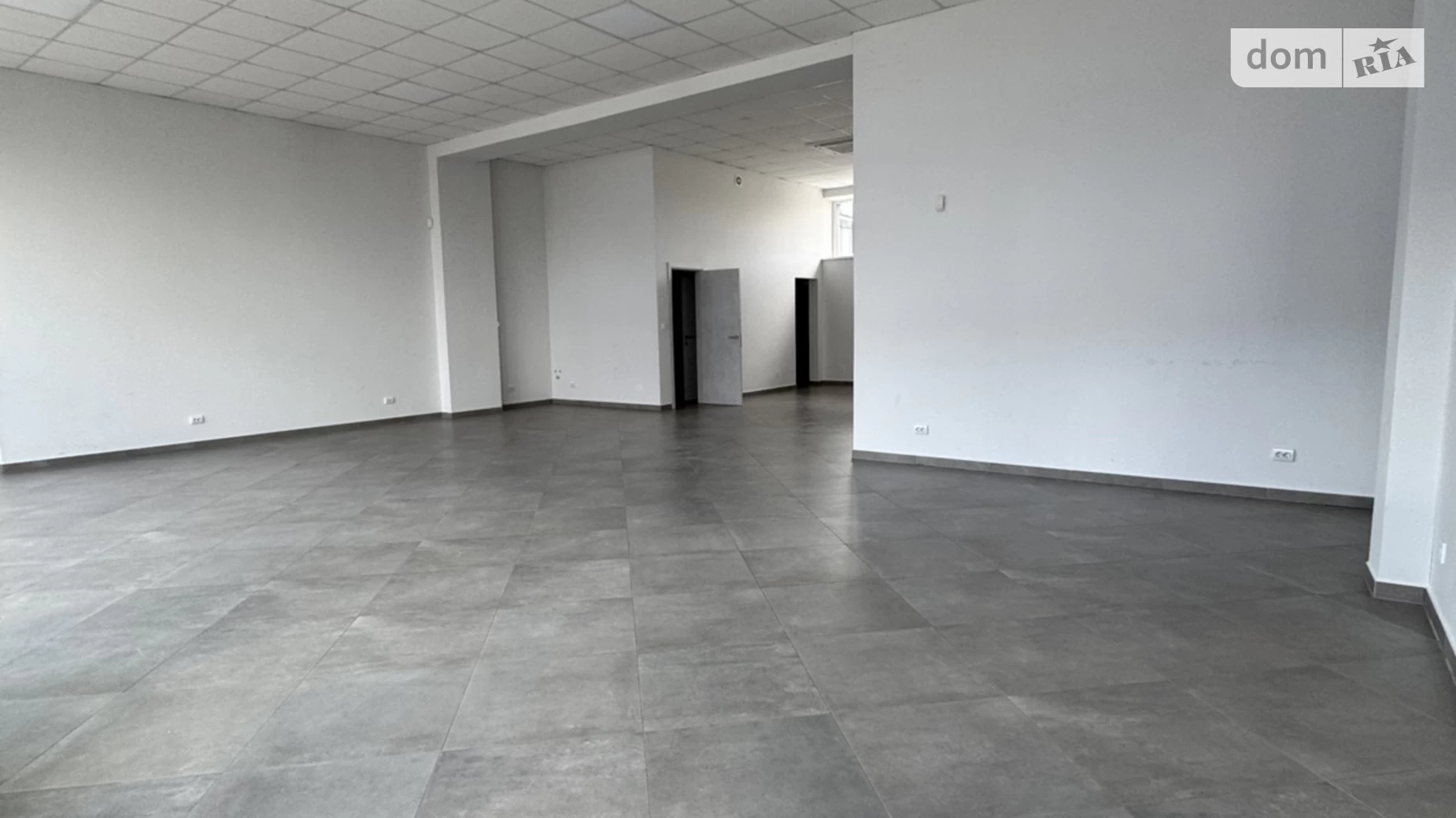 Сдается в аренду офис 238 кв. м в бизнес-центре, цена: 2380 $ - фото 2