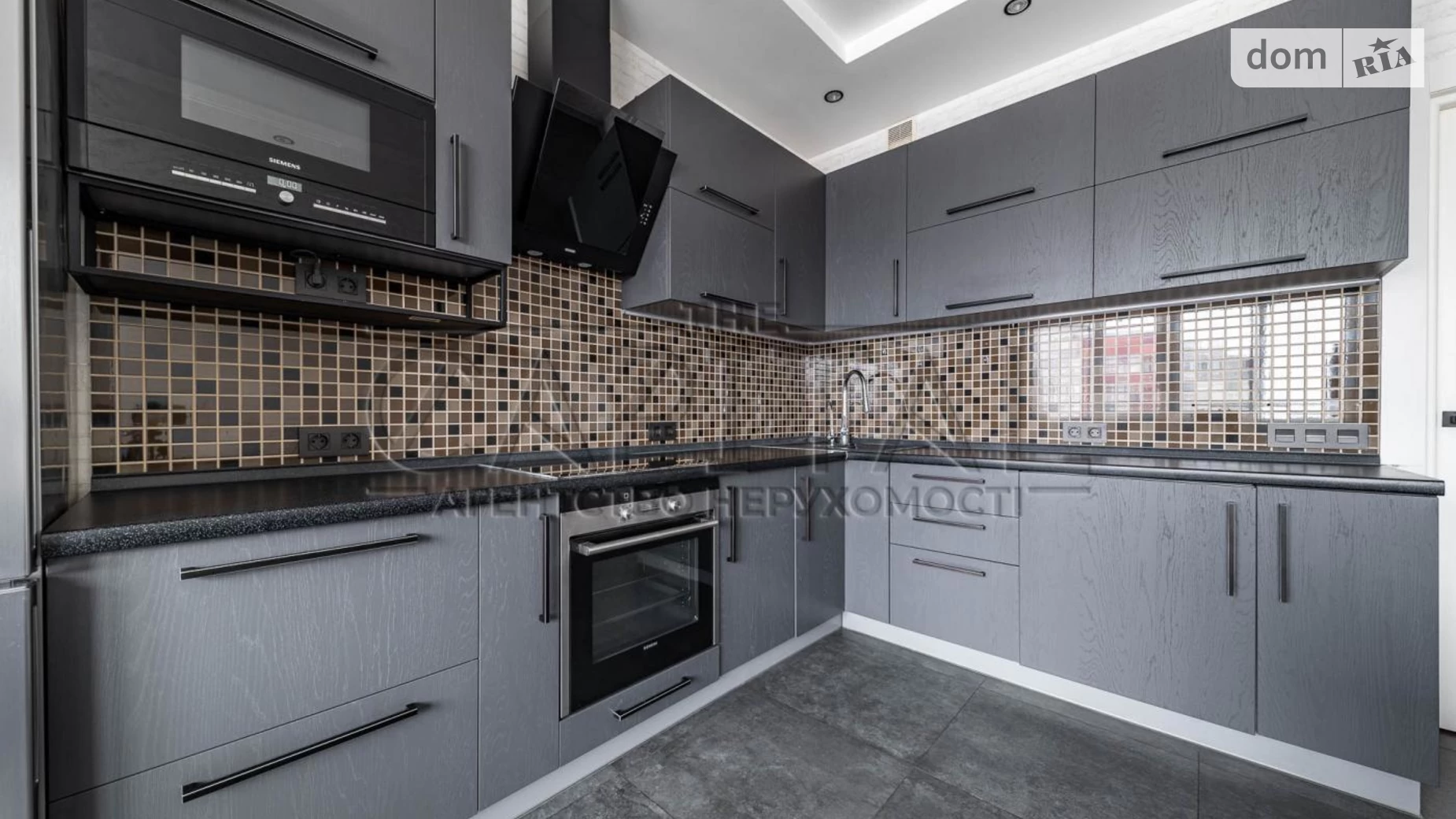 Продается 2-комнатная квартира 52 кв. м в, цена: 102000 $ - фото 2