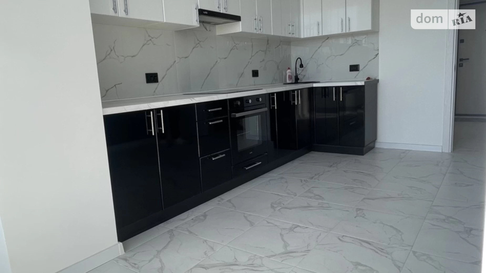 Продается 1-комнатная квартира 42 кв. м в Ивано-Франковске, цена: 65000 $ - фото 2