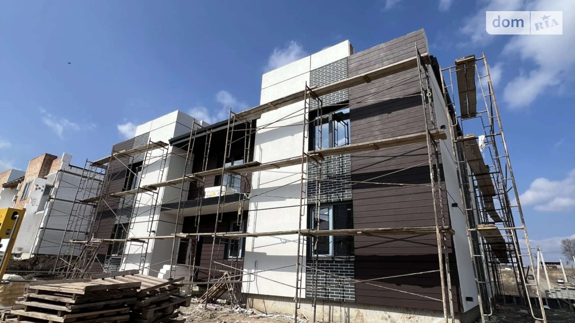 вул. Кулика і Гудачека(Макарова) Авторинок Рівне, цена: 62000 $ - фото 2