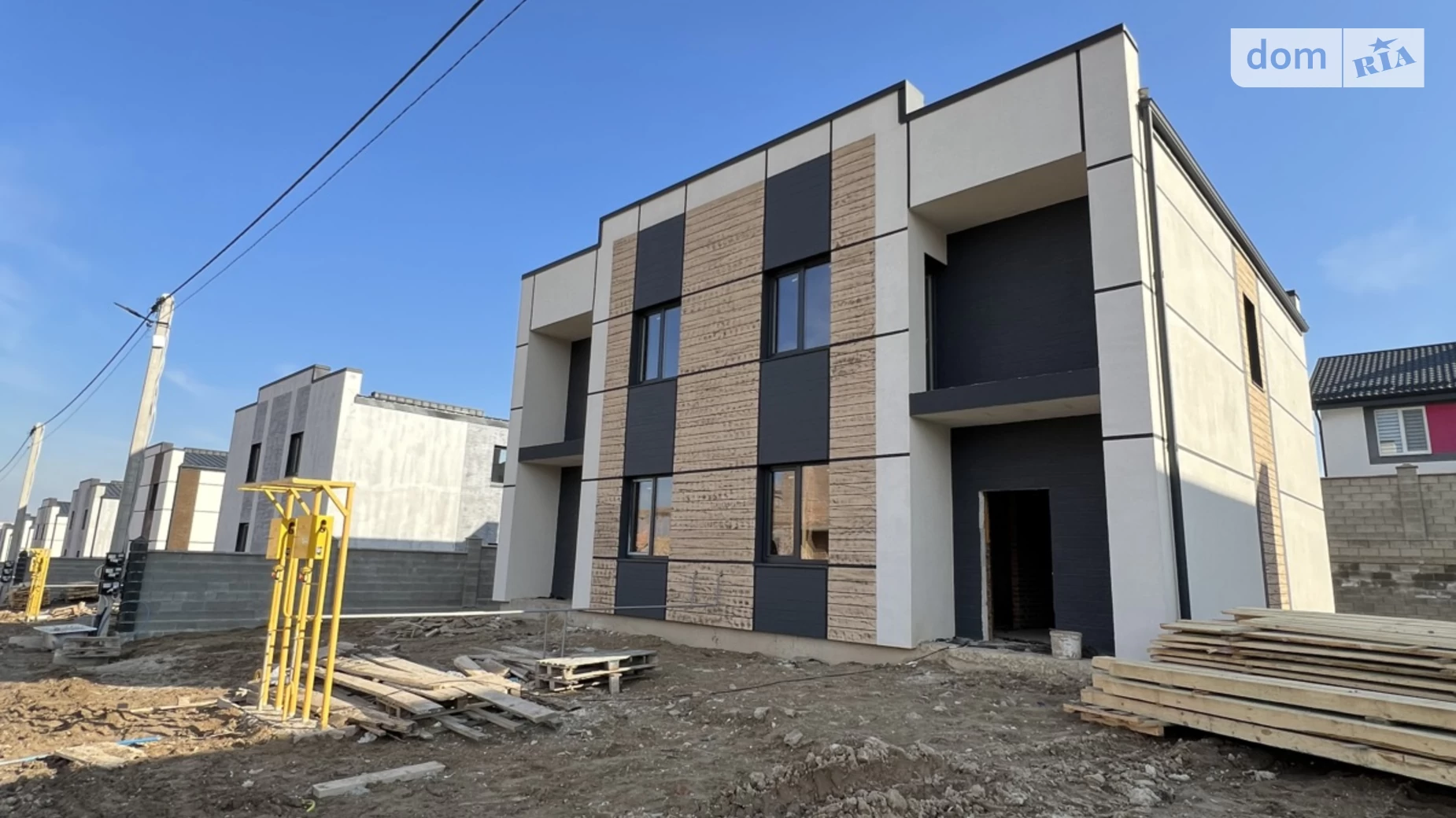 вул. Кулика і Гудачека(Макарова) Авторинок Рівне, цена: 72000 $ - фото 2