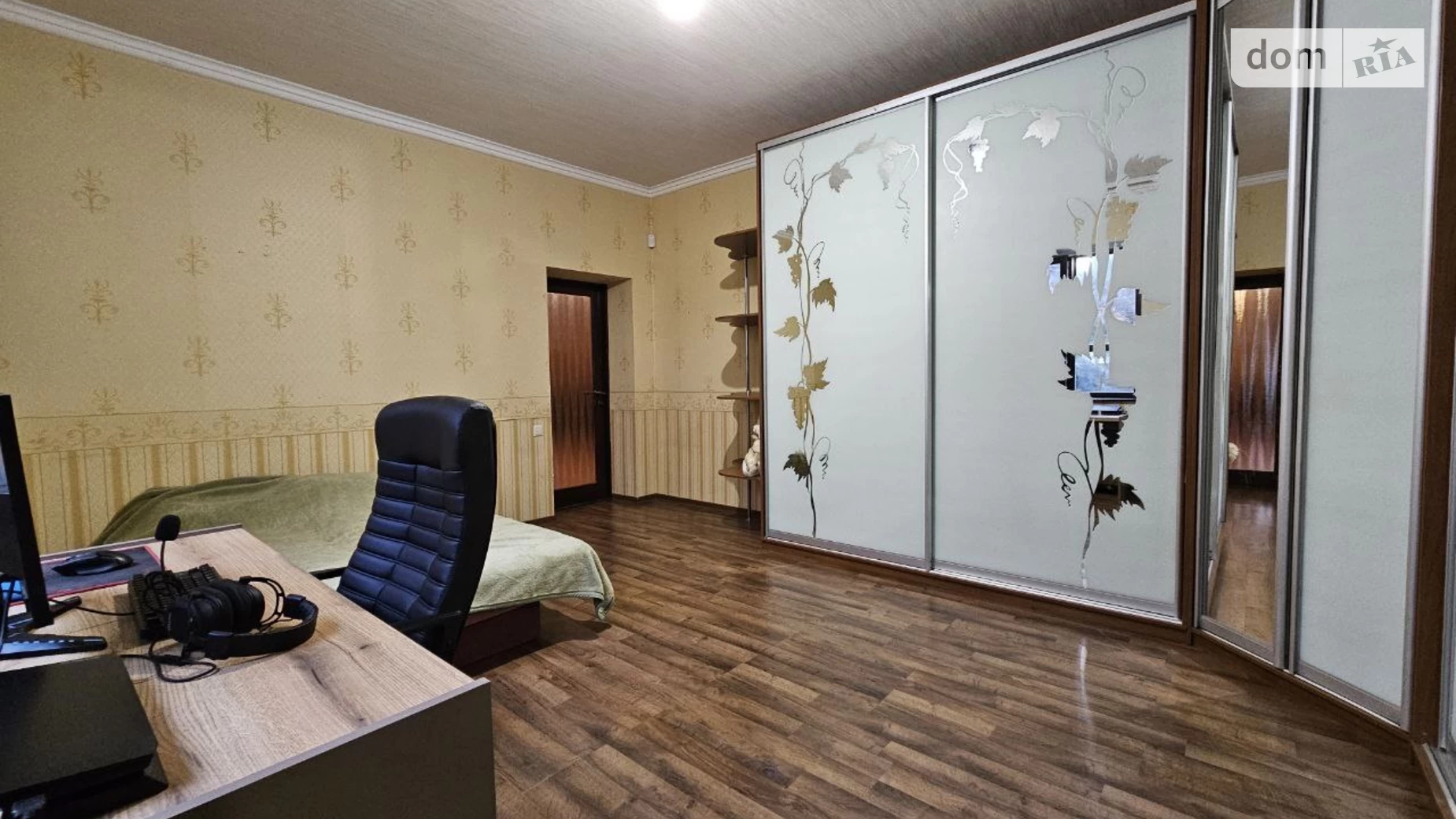 Продается дом на 2 этажа 236.7 кв. м с камином, цена: 98000 $ - фото 4