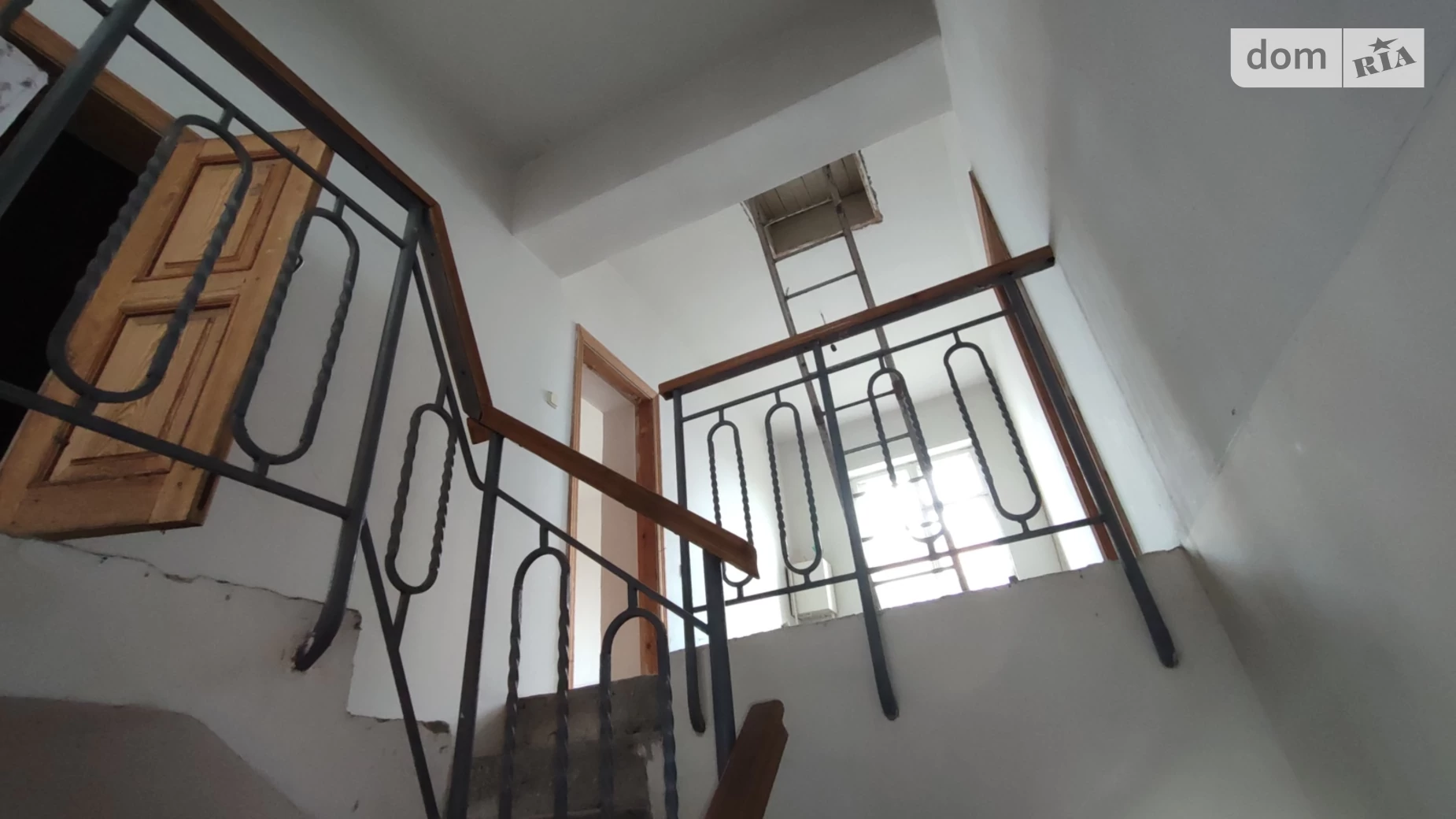 Продается дом на 2 этажа 208 кв. м с бассейном, цена: 77000 $ - фото 3