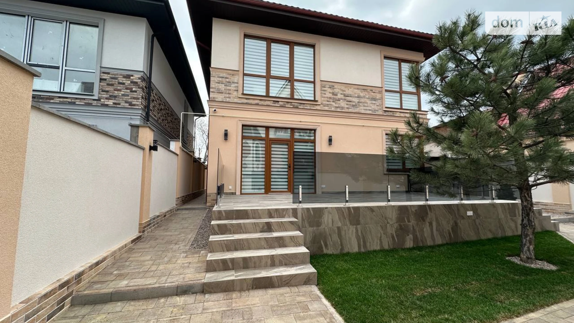 Продается дом на 2 этажа 155 кв. м с баней/сауной, цена: 380000 $ - фото 2