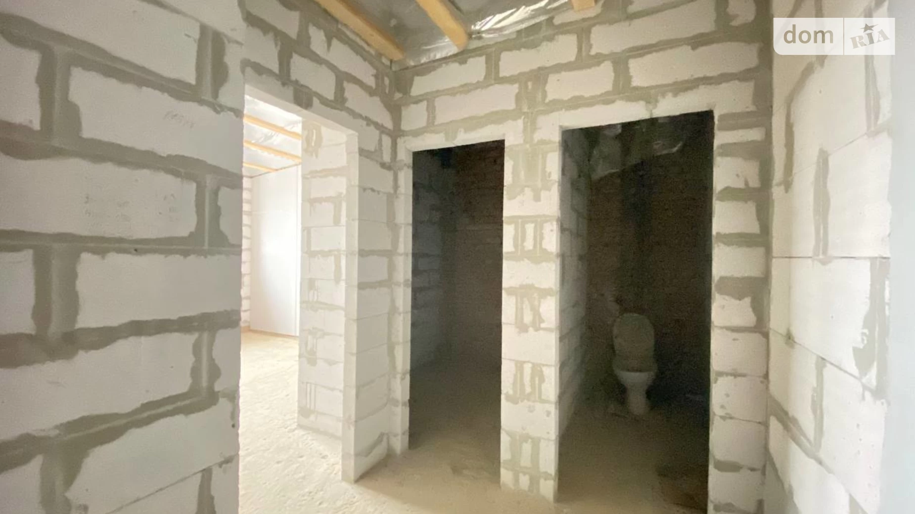 Продается 2-комнатная квартира 66 кв. м в Ивано-Франковске, цена: 29800 $ - фото 2