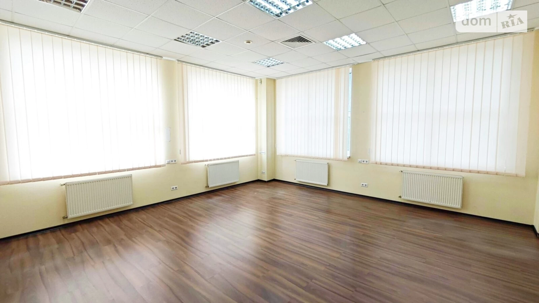 Сдается в аренду офис 73 кв. м в бизнес-центре, цена: 31940 грн - фото 2