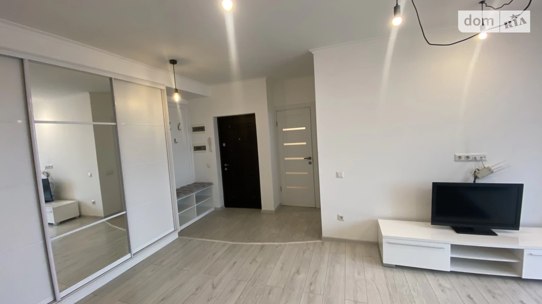 Продается 2-комнатная квартира 67 кв. м в Ивано-Франковске, ул. Железнодорожная, 4В - фото 2