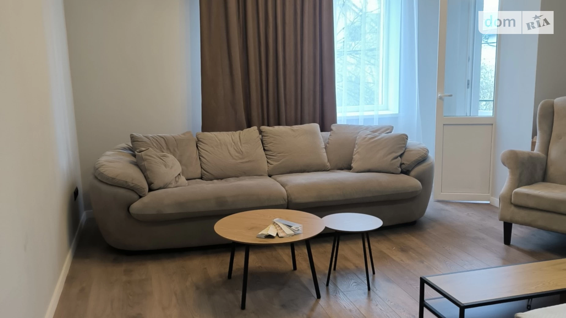 Продается 1-комнатная квартира 45 кв. м в Ужгороде, ул. Капитульная, 10 - фото 2