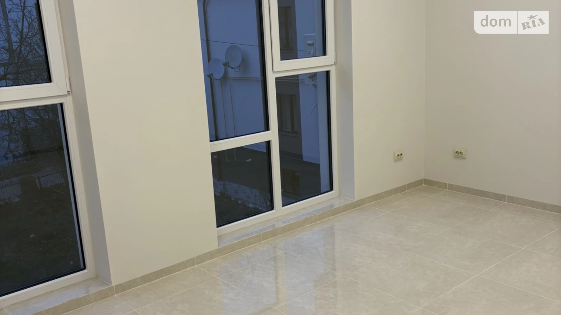 Здається в оренду офіс 52 кв. м в бізнес-центрі, цена: 750 $ - фото 2