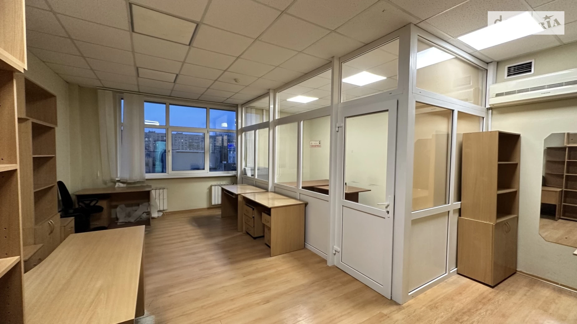 Сдается в аренду офис 43.5 кв. м в бизнес-центре, цена: 15225 грн - фото 4