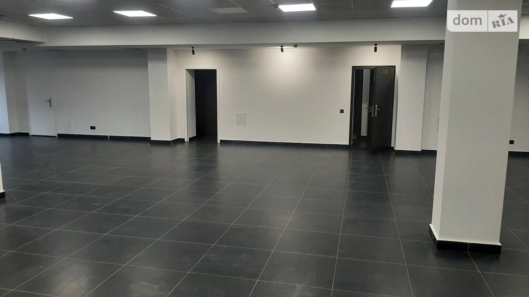 Сдается в аренду офис 262 кв. м в бизнес-центре, цена: 2358 $ - фото 2