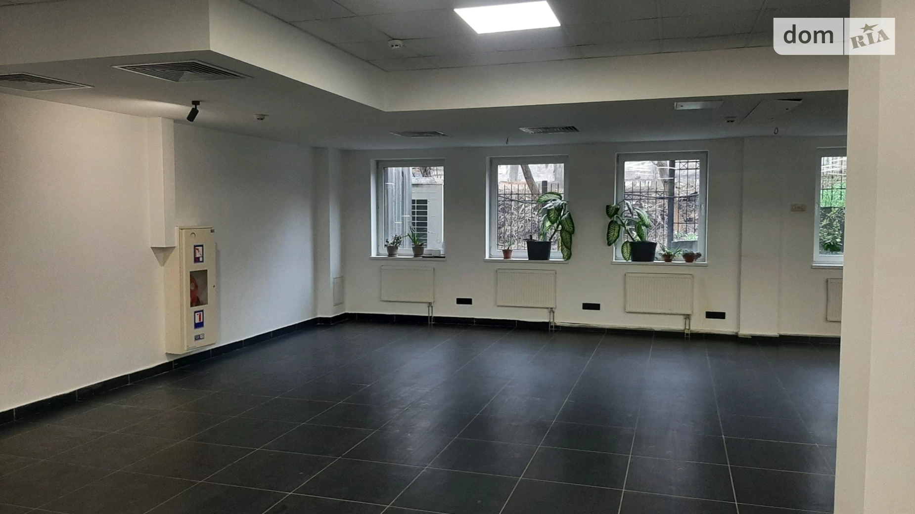 Сдается в аренду офис 262 кв. м в бизнес-центре, цена: 2358 $ - фото 4