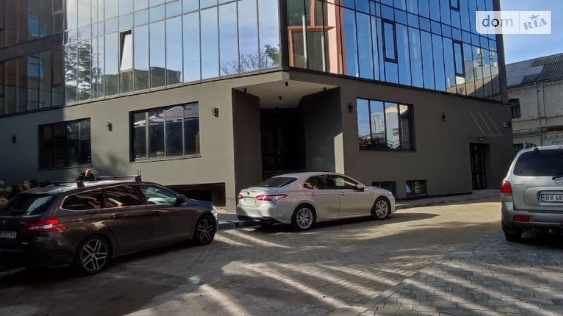 Сдается в аренду офис 255 кв. м в бизнес-центре, цена: 62500 грн - фото 2